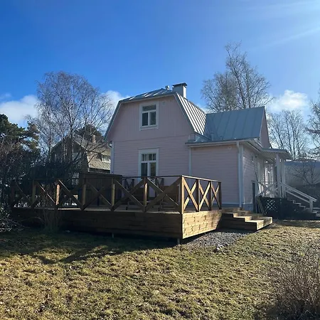 Koko Talo & Piha Ulkopore-altaalla Villa Hanko
